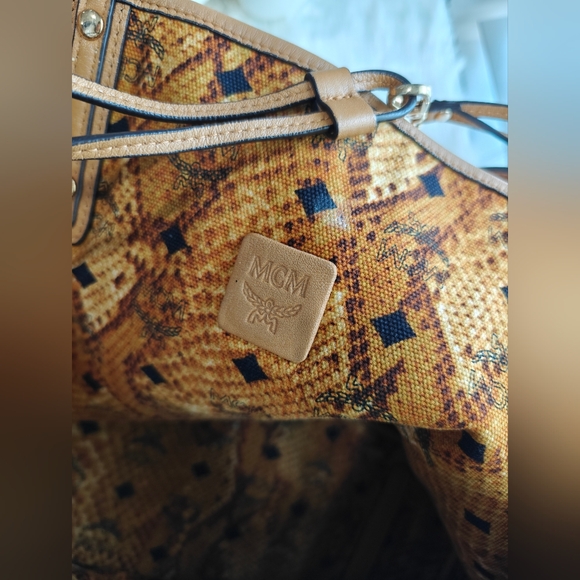 MCM Visetos Liz Reversible Tote Bag - Picture 9 of 11